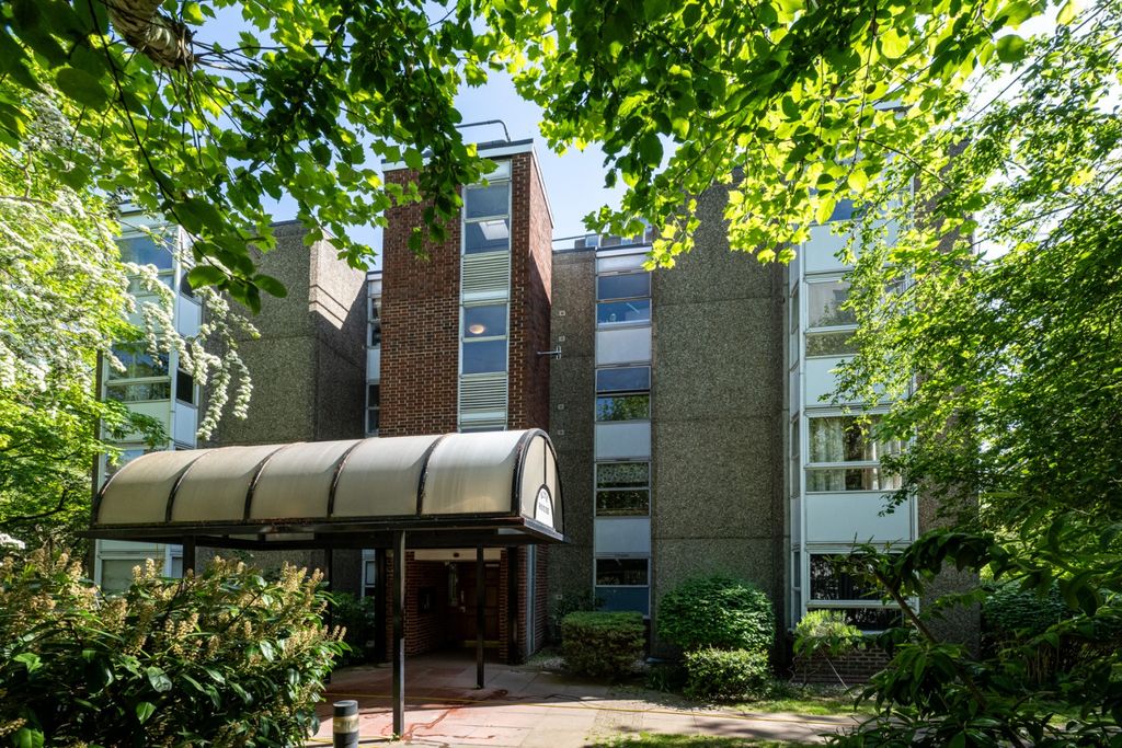 Property photo 2 of 28 3990335