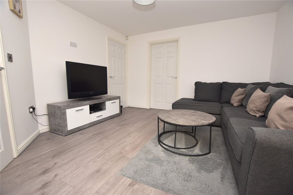 Property photo 2 of 14 Picture No. 25