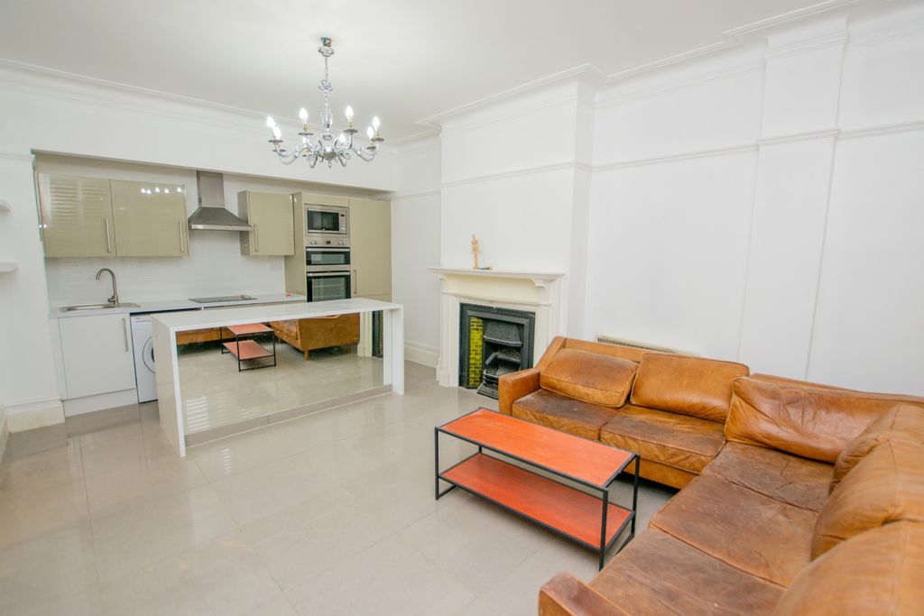 Property photo 3 of 9