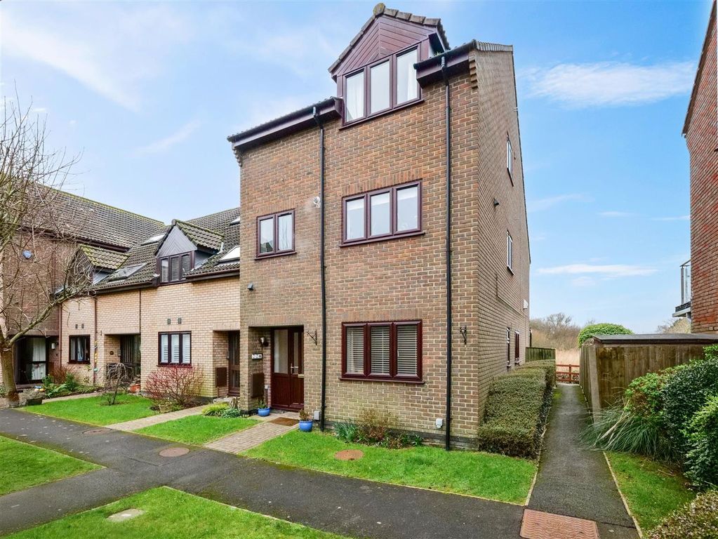 Property photo 1 of 34 31