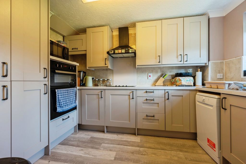 Property photo 2 of 15 Pbox-Img.Jpg