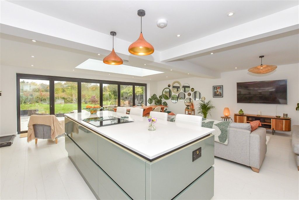 Property photo 3 of 14 Lounge/Dining Area/Kitchen