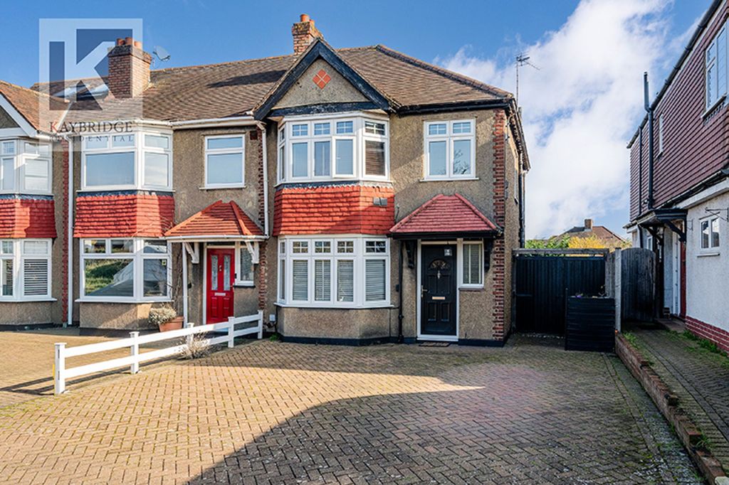 Property photo 1 of 16 Ewell By Pass Kt17 2Py