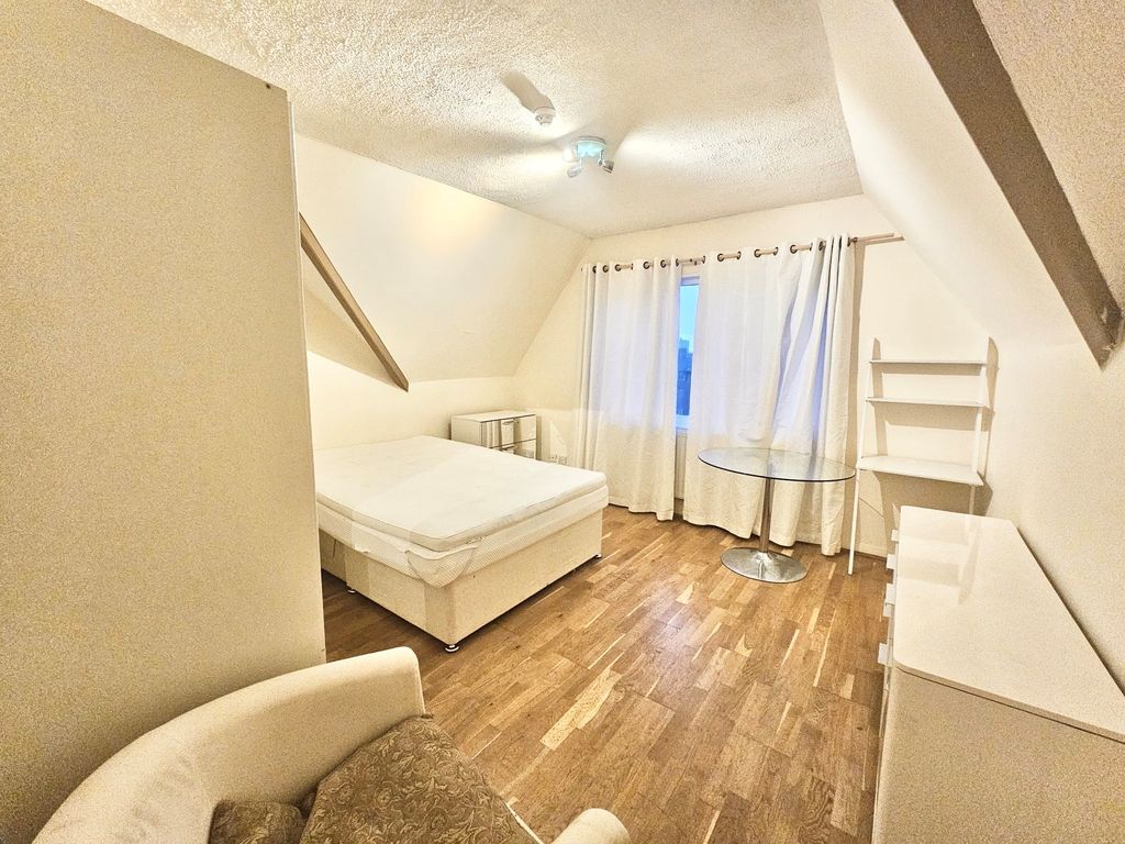 Property photo 2 of 5 Image