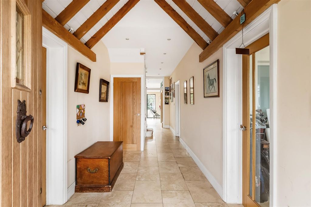 Property photo 3 of 36 51-Links-Road-13.Jpg