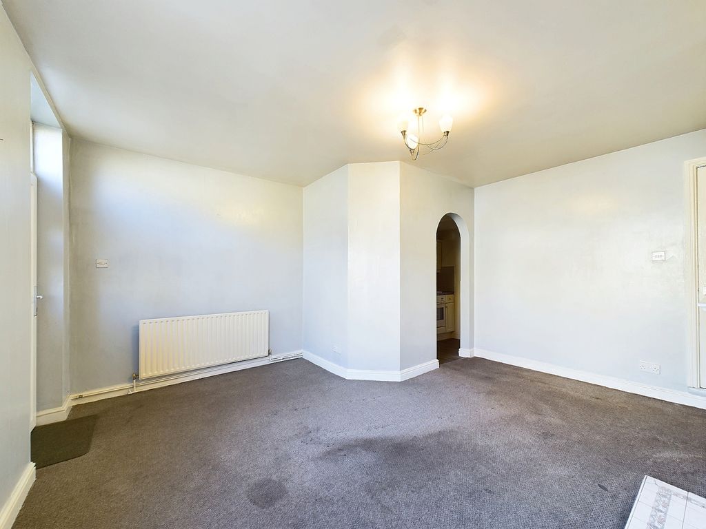 Property photo 3 of 15 Living Room