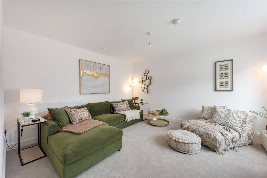 Property photo 2 of 11 Living