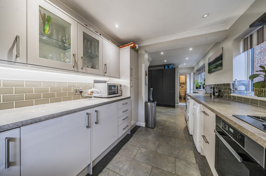 Property photo 1 of 37 1194666 (12).Jpg