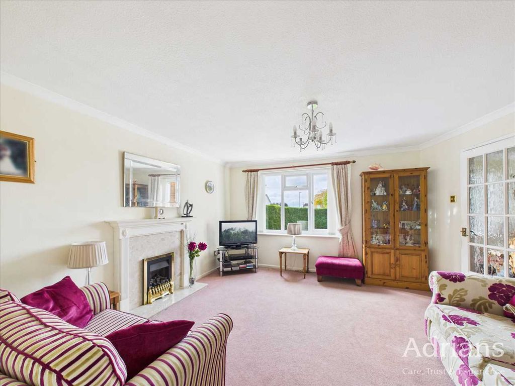 Property photo 2 of 14 Lounge