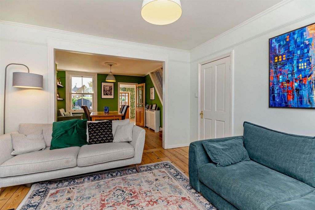 Property photo 3 of 21 8693279-Interior14-800.Jpg