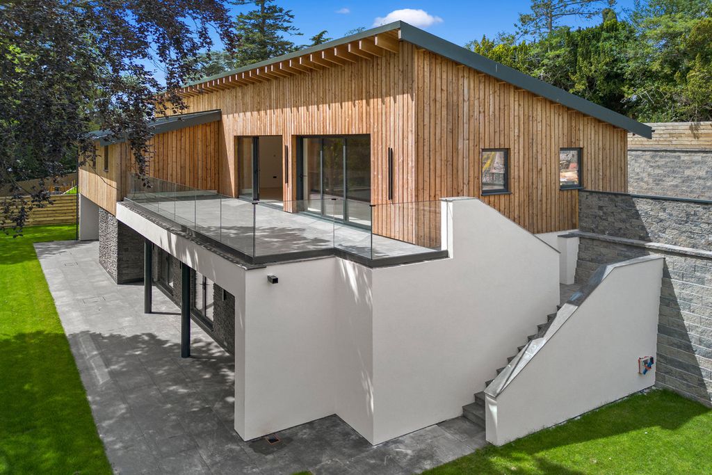 Property photo 1 of 50