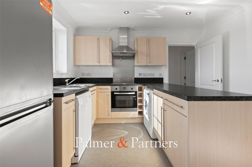 Property photo 2 of 12 Picture No. 11