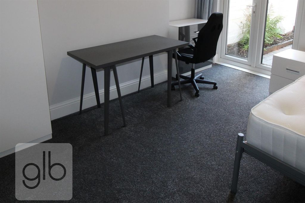 Property photo 3 of 10 24.Png