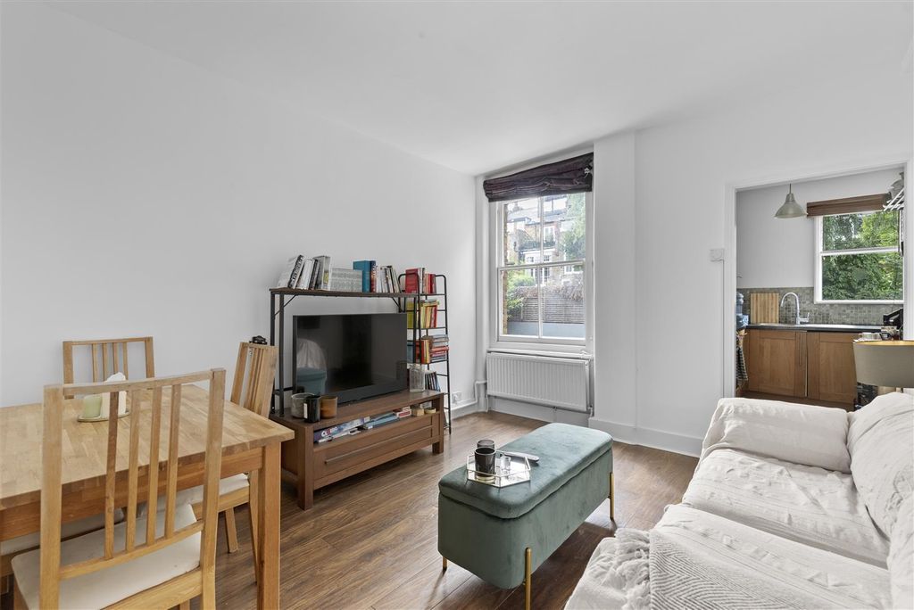 Property photo 3 of 10