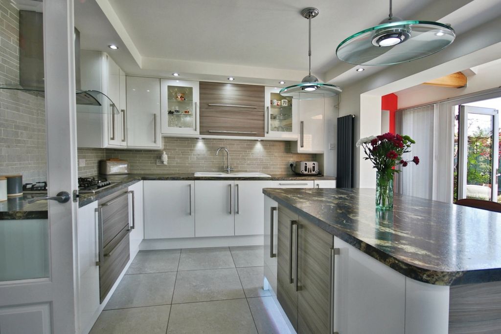 Property photo 2 of 26 4406872