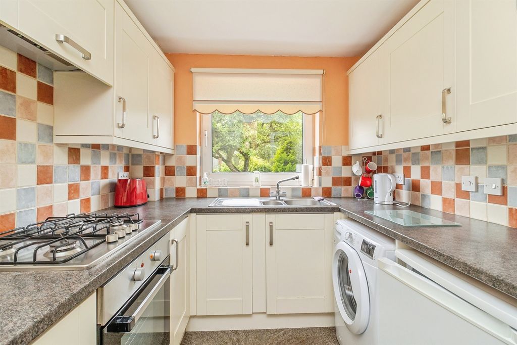 Property photo 2 of 24