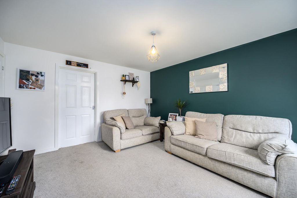 Property photo 3 of 19 Living Room