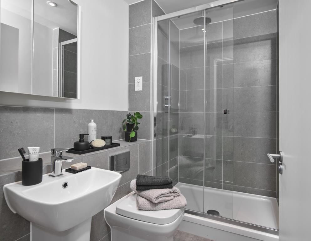 Property photo 2 of 14 Bathroom