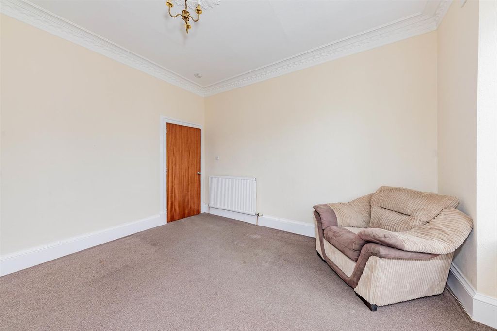 Property photo 3 of 10 Flat 9 2 Rosefield Street Dundee-5.Jpg