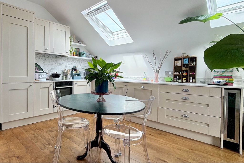 Additional image 4 of 2 bed flat for salePaternoster Row, Ottery St. Mary, Devon EX11