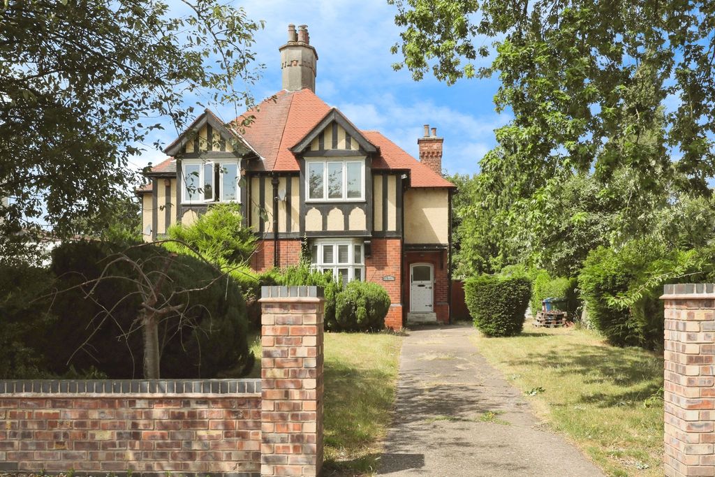 Property photo 1 of 3