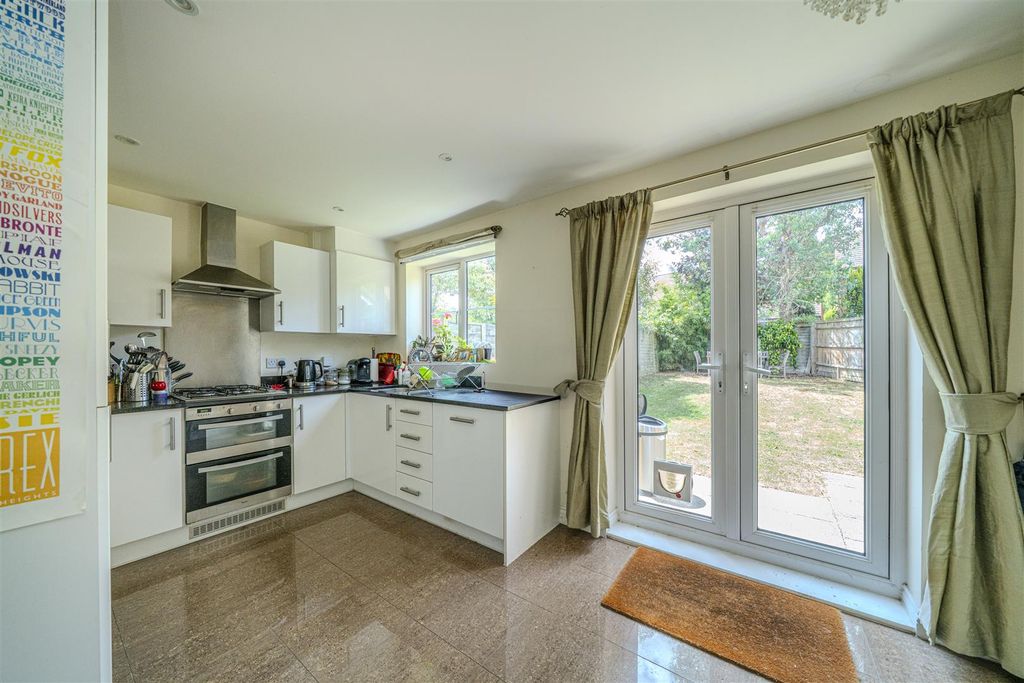 Property photo 3 of 17 Kitchen/Dining Room