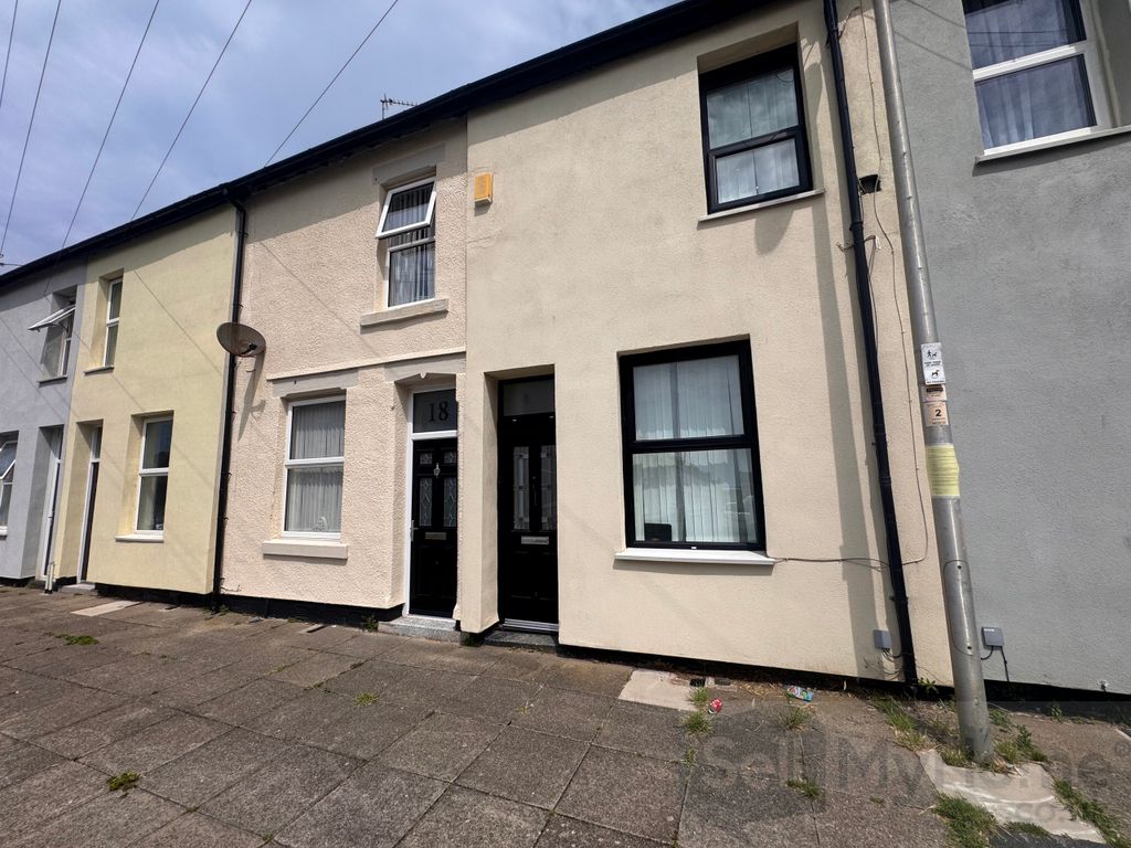 Property photo 1 of 17 External