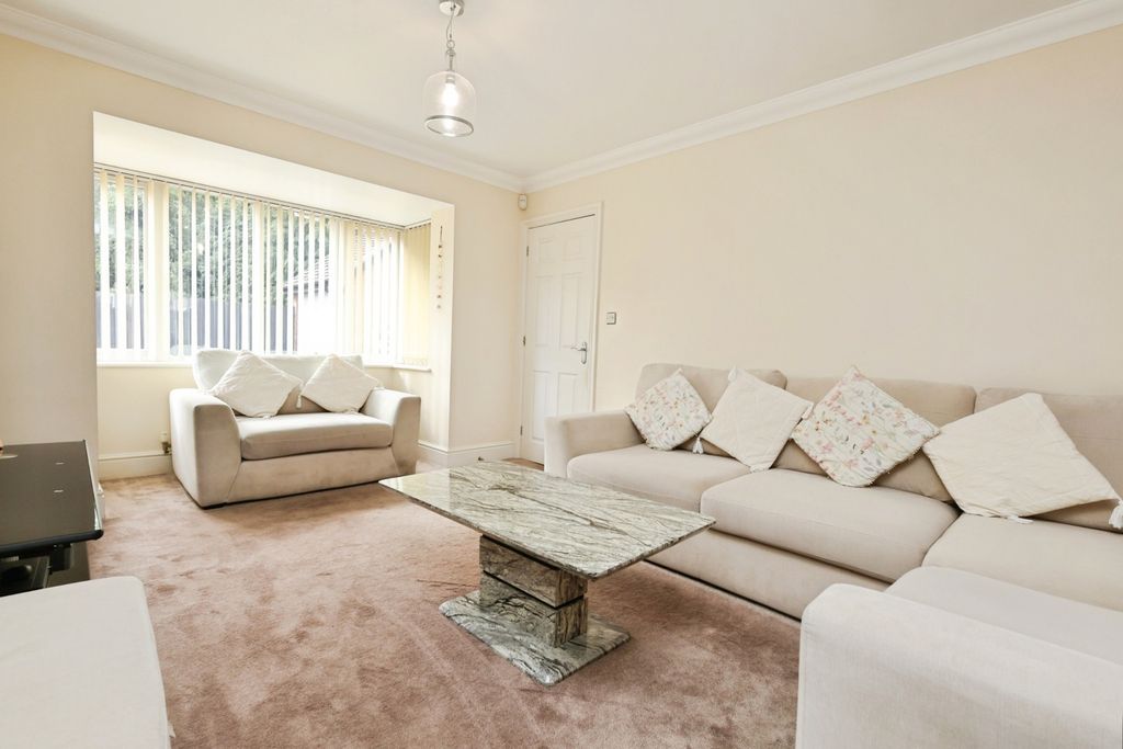 Property photo 2 of 20 Pbox-Img.Jpg