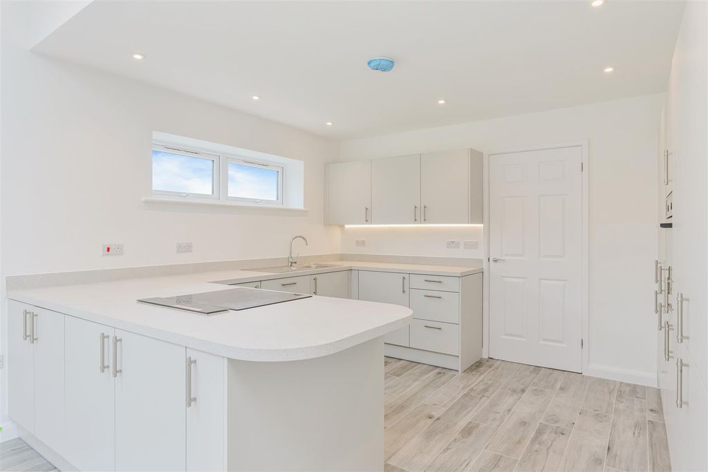 Property photo 1 of 12 Portland Drive (10).Jpg