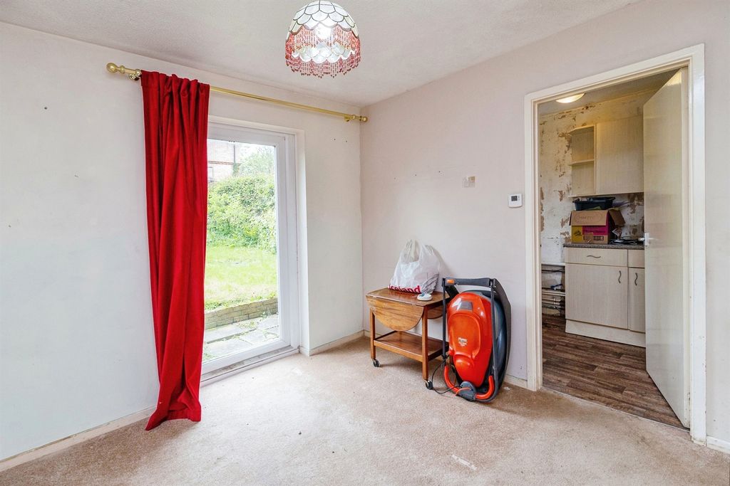 Property photo 3 of 15