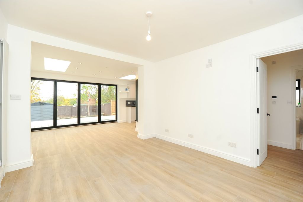 Property photo 3 of 16 Living Room