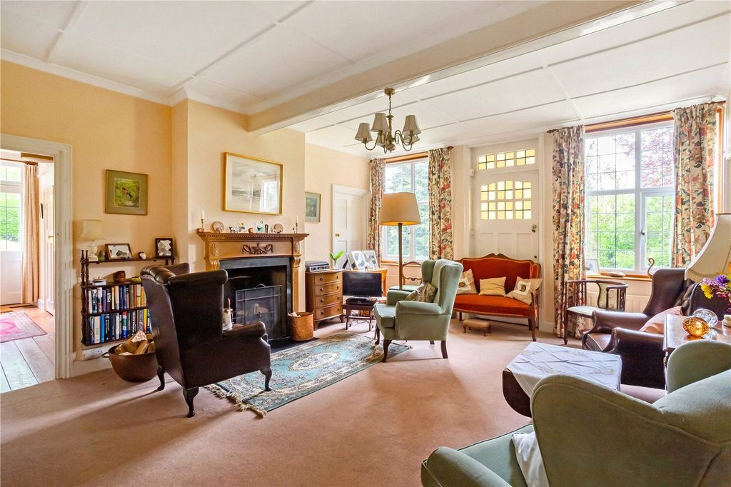 Property photo 3 of 17 Sitting Room