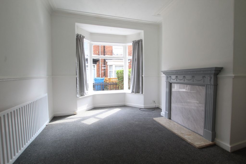 Property photo 2 of 8 Lounge