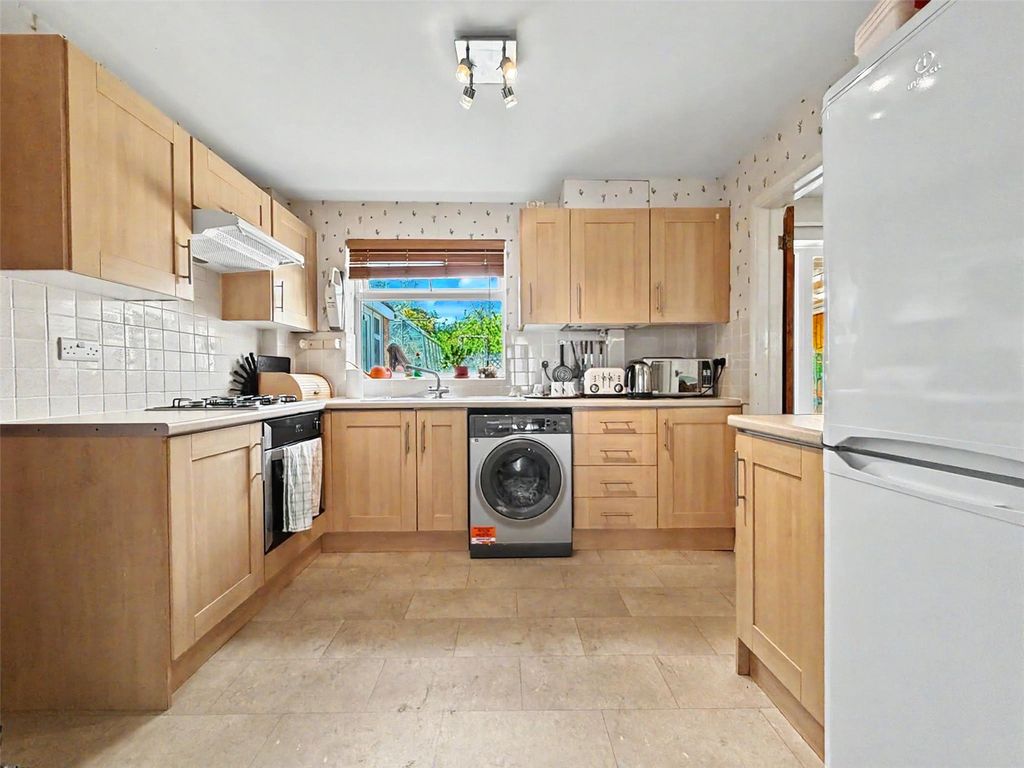 Property photo 3 of 22 Kitchen