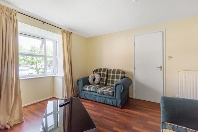 Property photo 3 of 20 Lounge