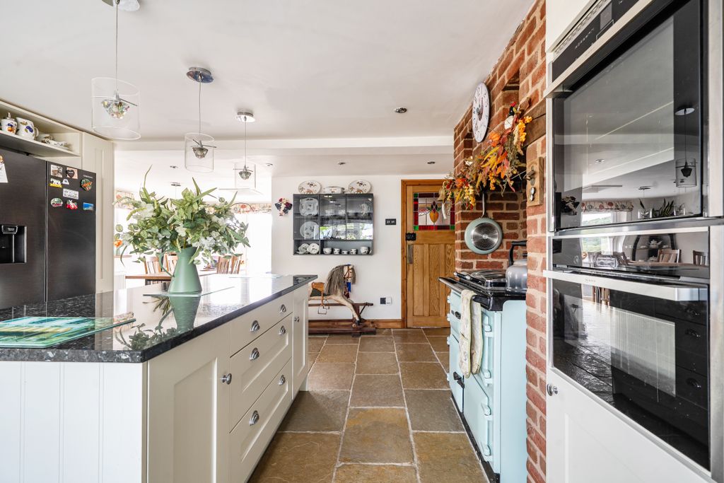 Property photo 2 of 19 1500262-3-6A721E949c547