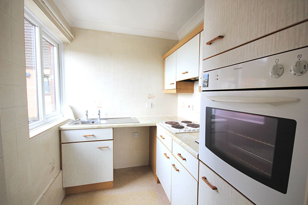 Property photo 3 of 16