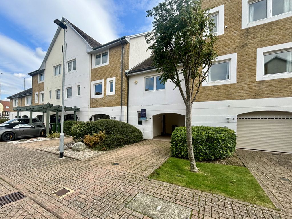 Property photo 2 of 14