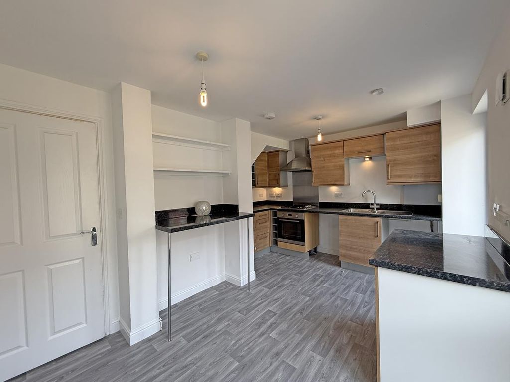 Property photo 3 of 23 Fore Street 222 - Kitchen Breakfast Room Front.Jpg