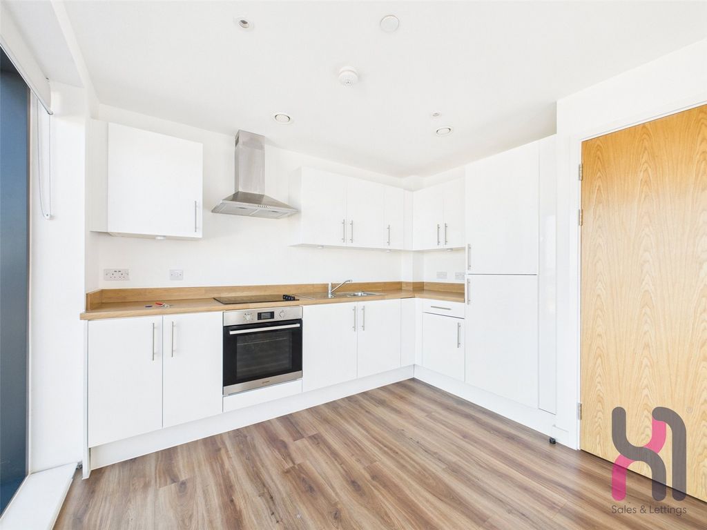 Property photo 2 of 10 Picture No. 21