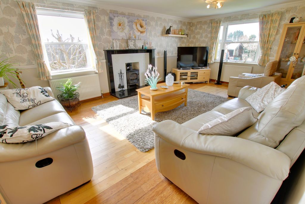 Property photo 3 of 32