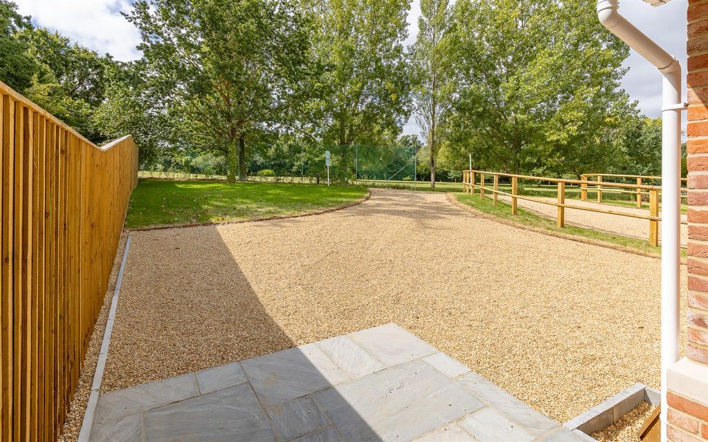 Property photo 2 of 23 Driveway.Jpg