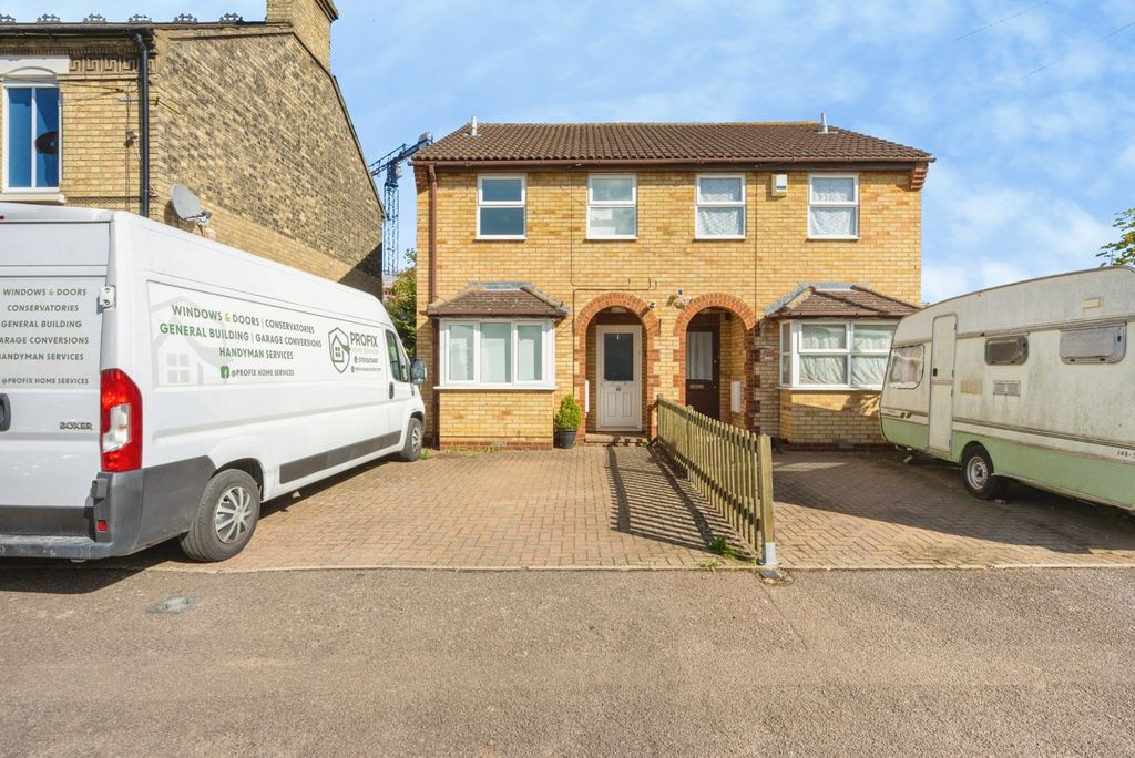 Property photo 1 of 18 Pbox-Img.Jpg