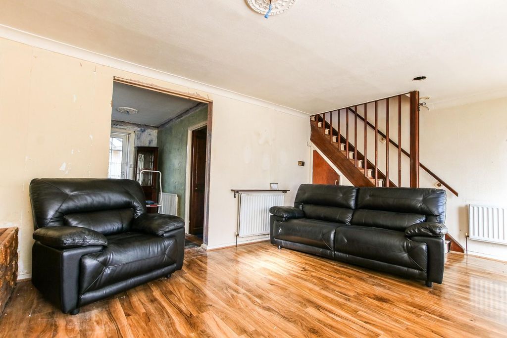 Property photo 3 of 15 Living Room