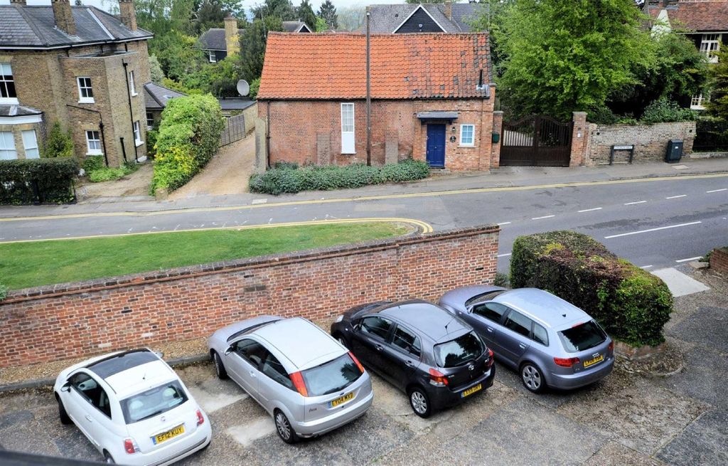 Additional image 9 of 2 bed flat for saleSpriggs Court, Palmers Hill, Epping CM16