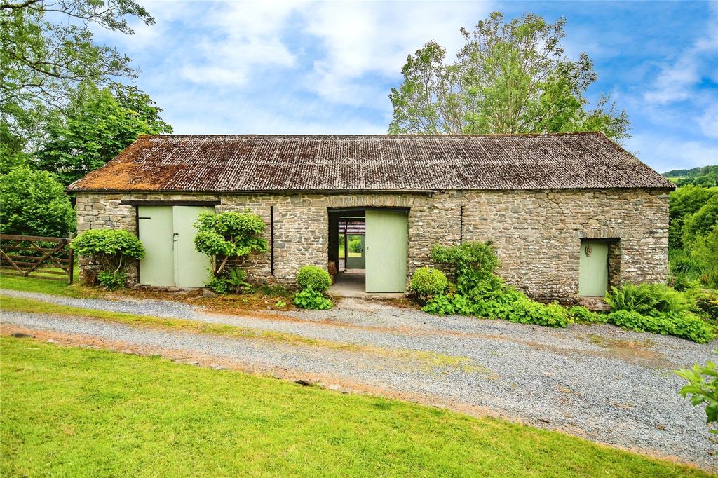 Property photo 2 of 39 Picture No. 48