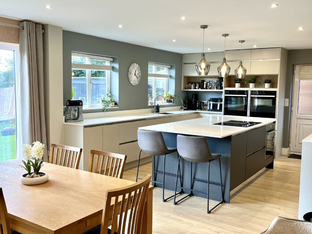 Property photo 1 of 25