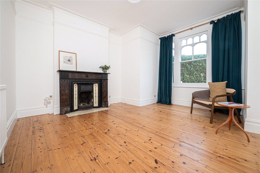 Property photo 1 of 24 Picture No. 12
