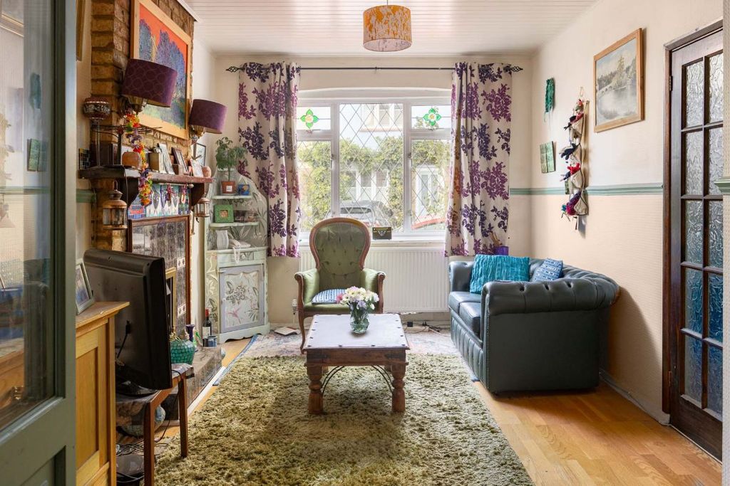 Property photo 2 of 10