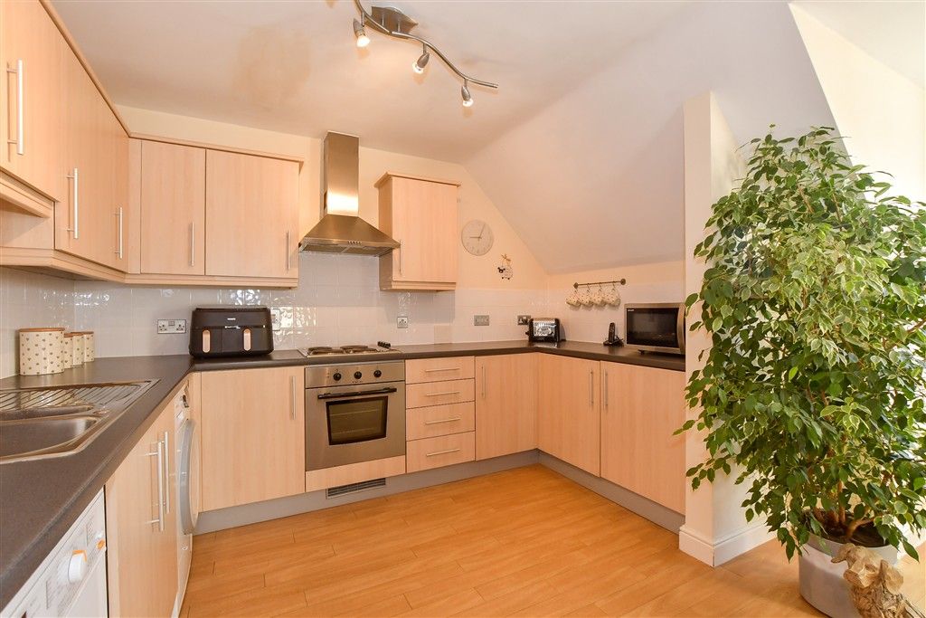 Property photo 2 of 9 Lounge/Dining Area